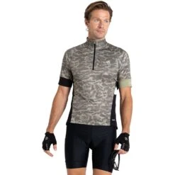 Dare 2B Mens Stay The Course III Half Zip Cycling Jersey 22 Dare 2B Mens Stay The Course III Half Zip Cycling Jersey -Sporty Tops Sales dmt721 lan 01